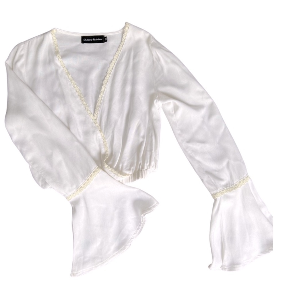 Charms Fashion Bell Sleeves Crop Top